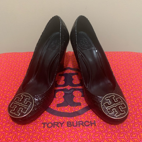Tory Burch Shoes - Tory Burch Black Snake Skin Wedges w Tory Emblem